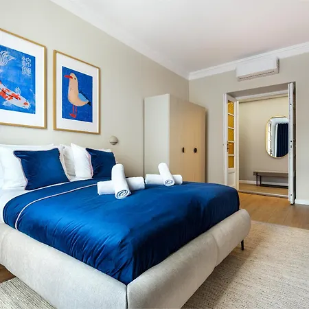 Imperial Design By Tyzenhauz Apartment