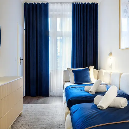 Imperial Design By Tyzenhauz Apartment *